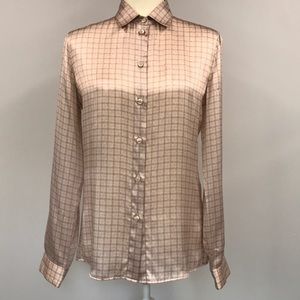 Authentic Giorgio Armani blouse in a size 42, US 6